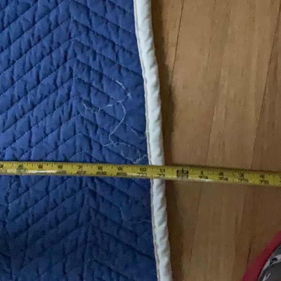 🏈 football stadium bench blanket. Quilted reversible. Rolls up compact used - Picture 12 of 12